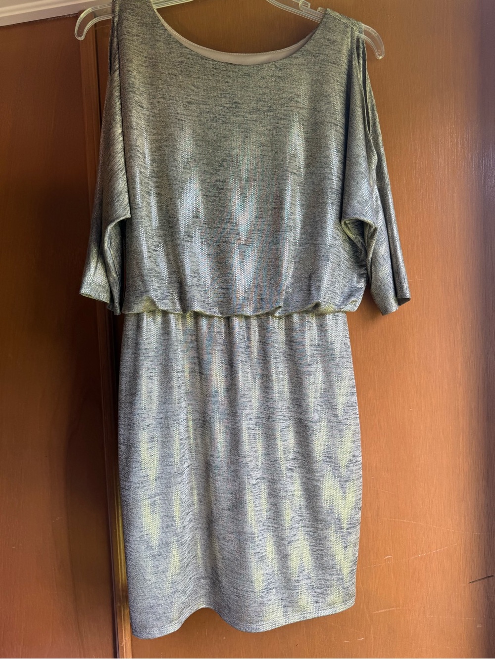 Jessica Howard Gold Metallic Blouson Midi Dress